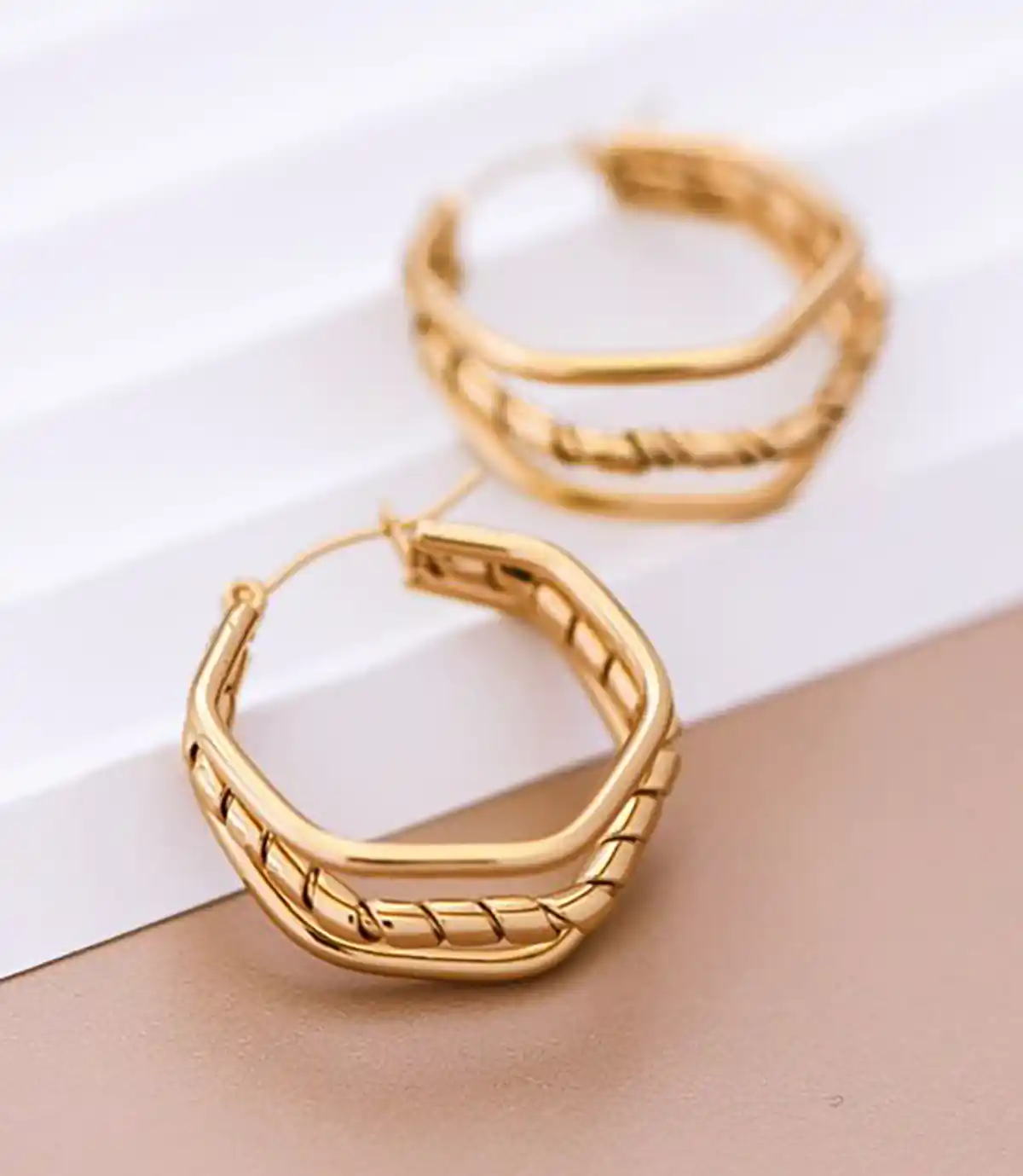 گوشواره حلقه‌ای هندسی ساده