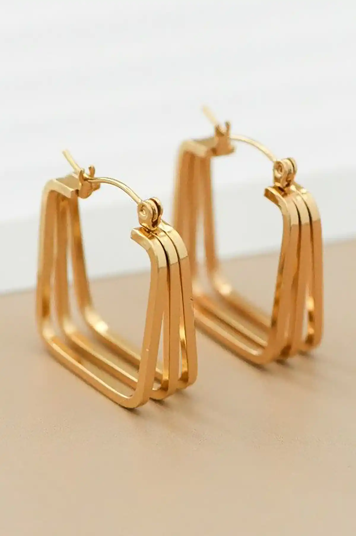گوشواره حلقه ای هندسی ساده
