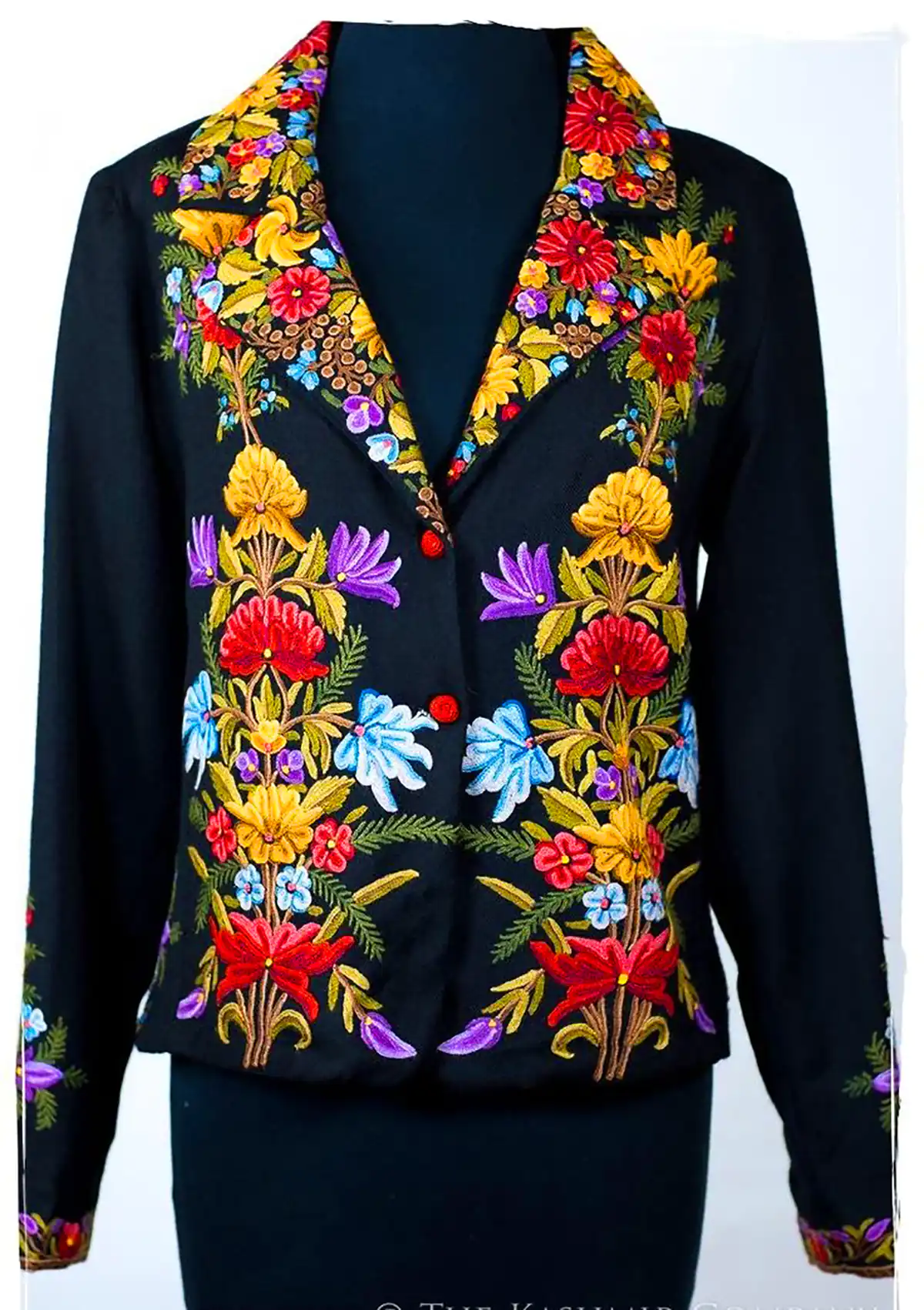 مانتو سنتی با طراحی خاص