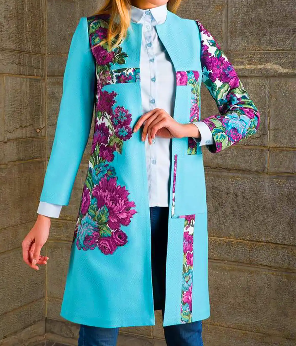 مانتو سنتی با طراحی خاص