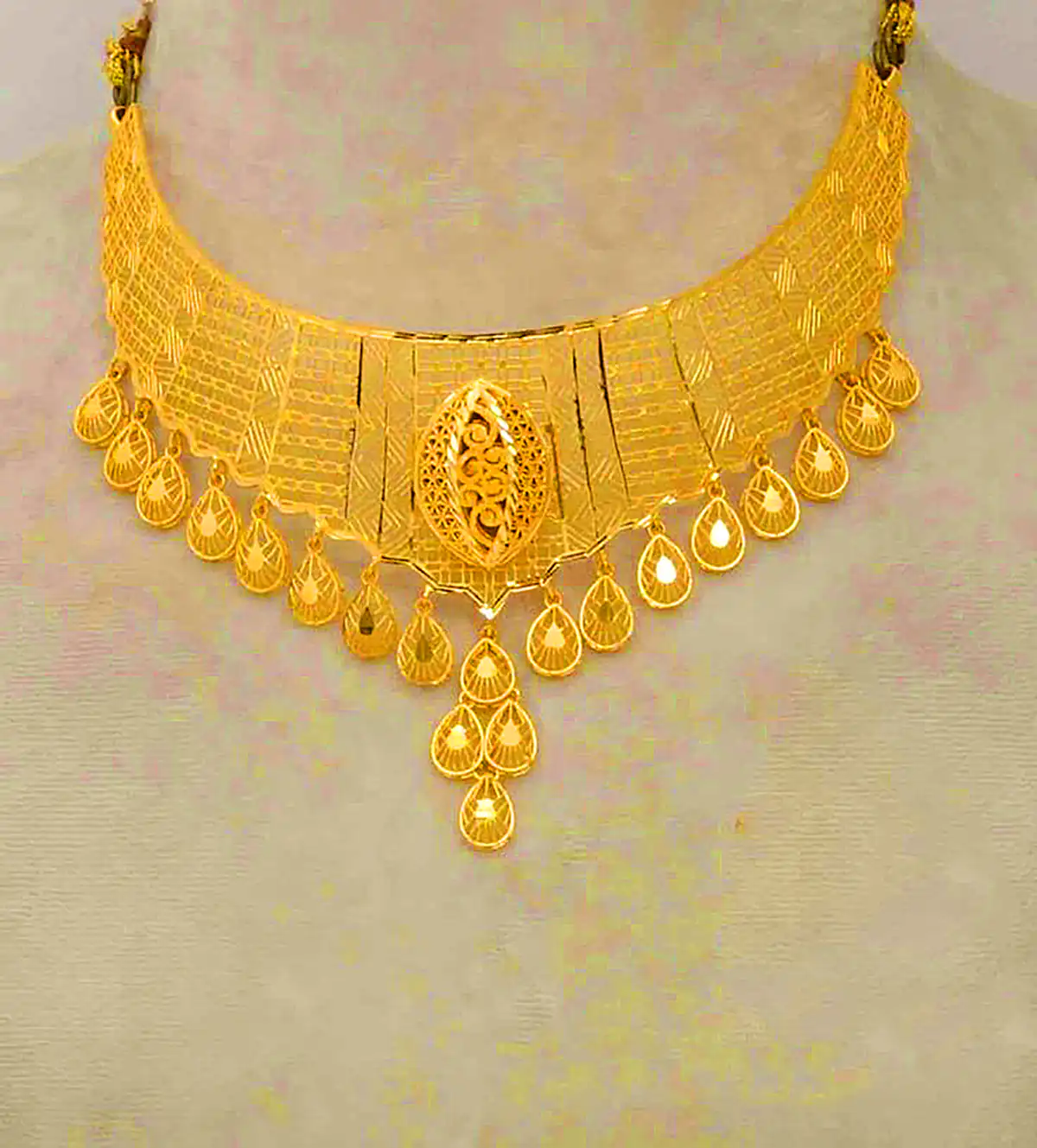 سرویس طلا خیره کننده