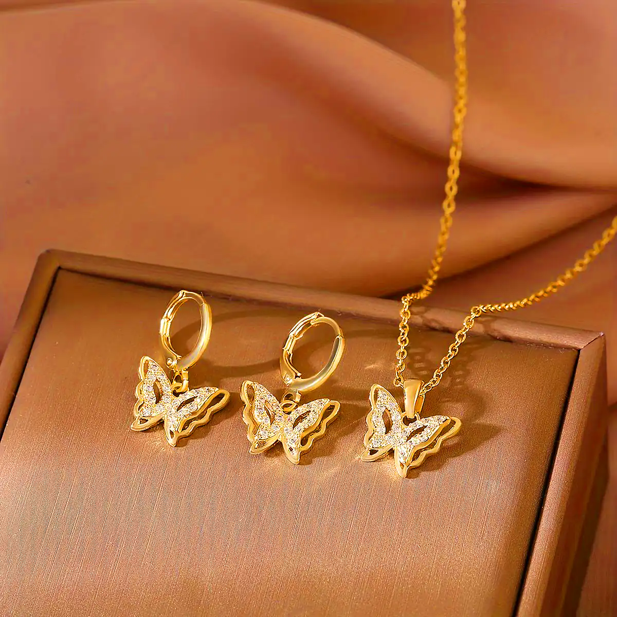 طلای شیک و لاکچری پروانه ای