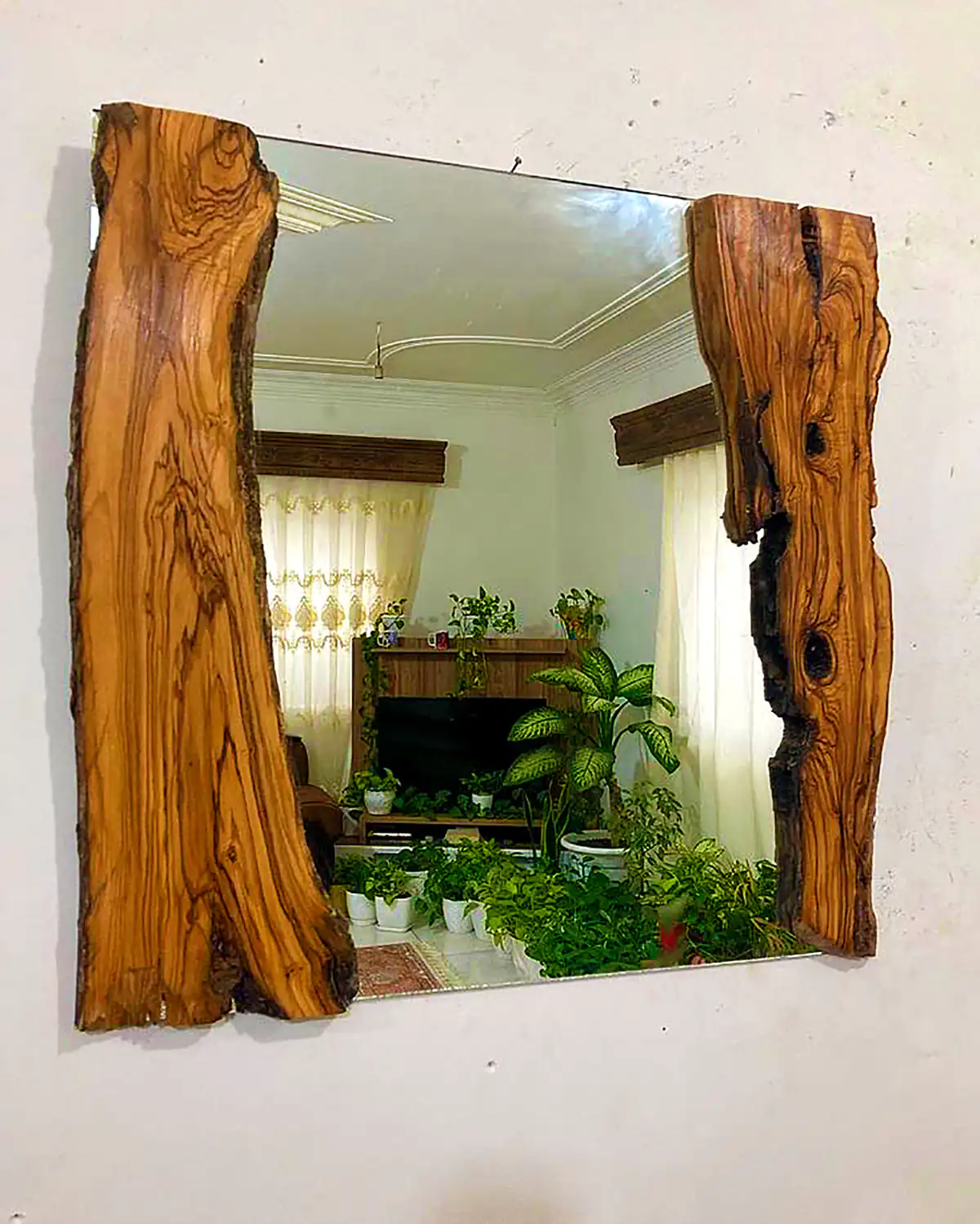 آینه با قاب چوبی طبیعی
