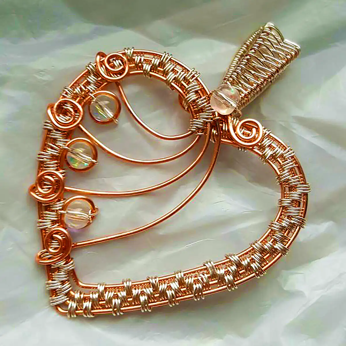 گردنبند قلبی مسی آنتیک
