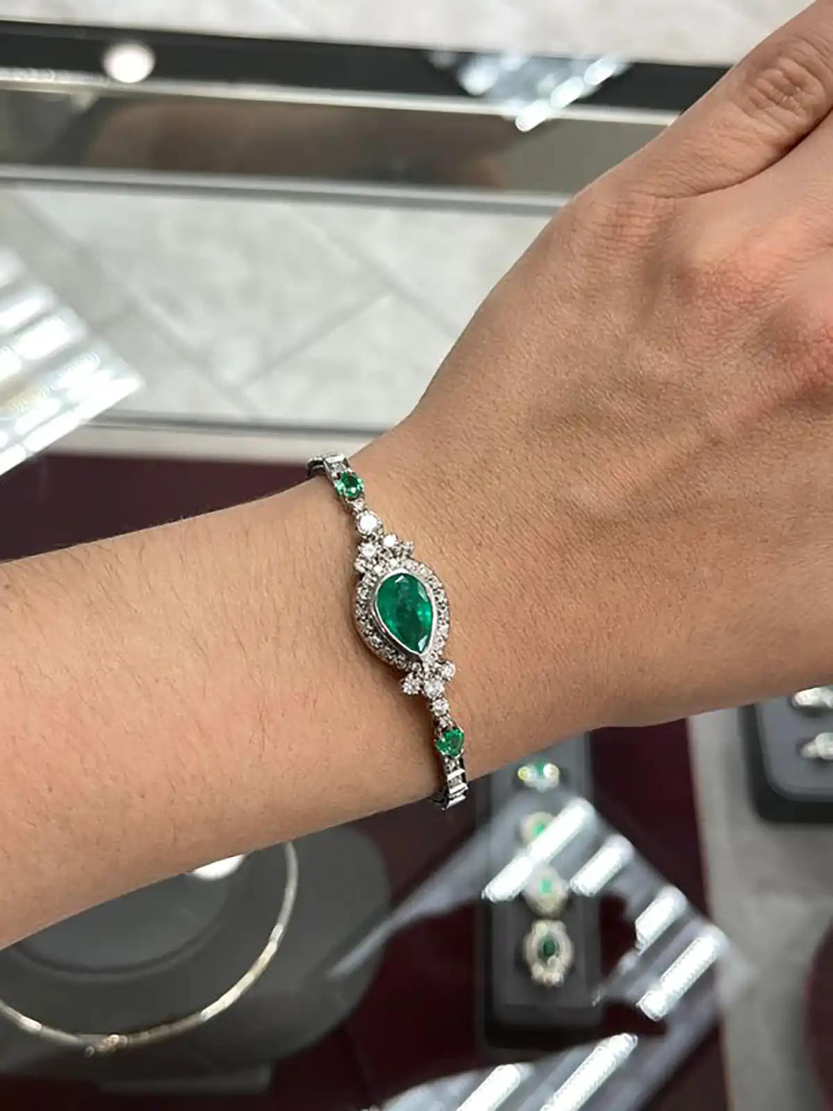 دستبند زمرد طبیعی
