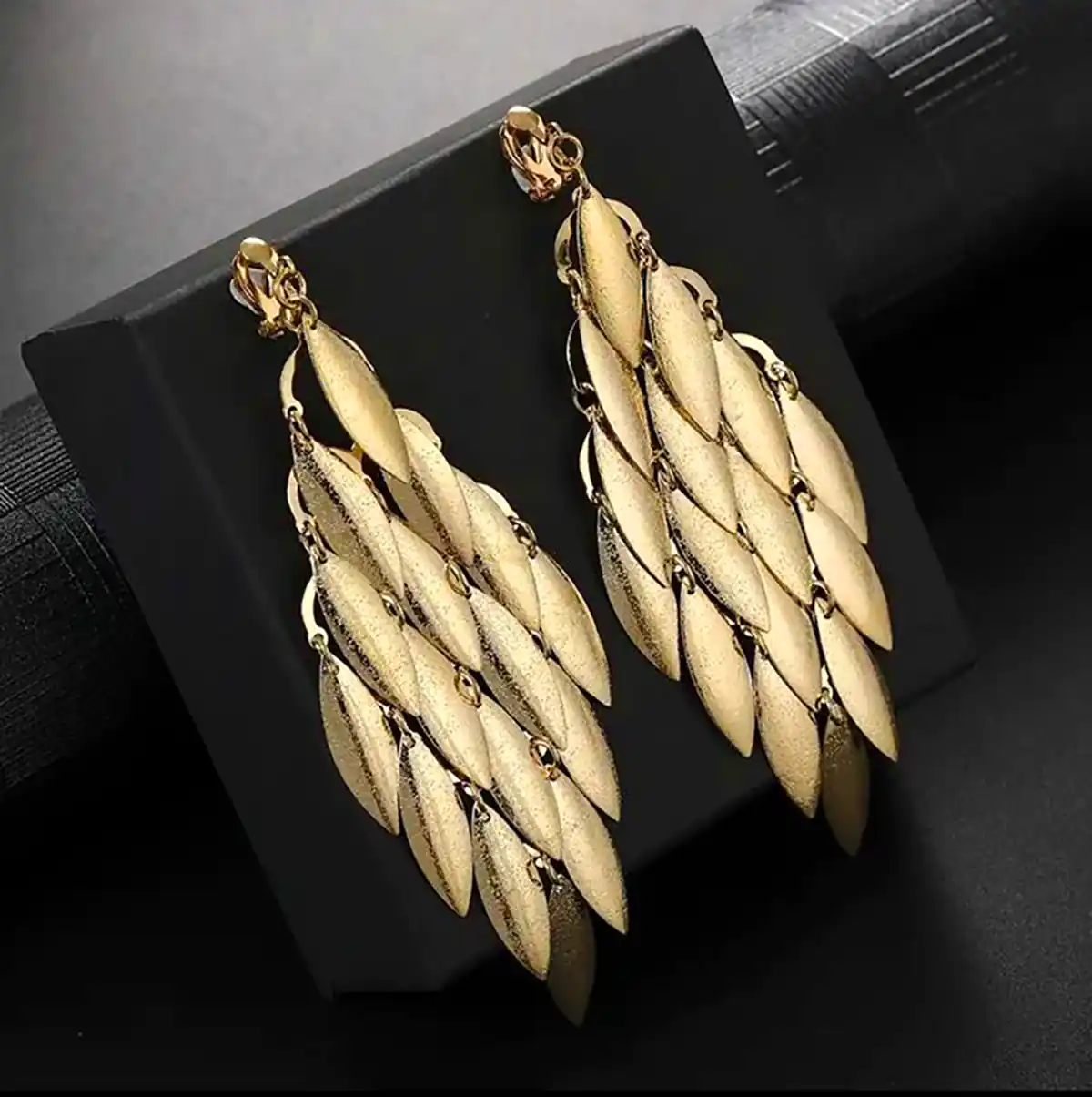 گوشواره طلای ریسه‌ای