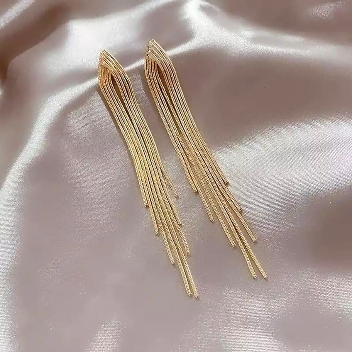 گوشواره طلای ریسه‌ای