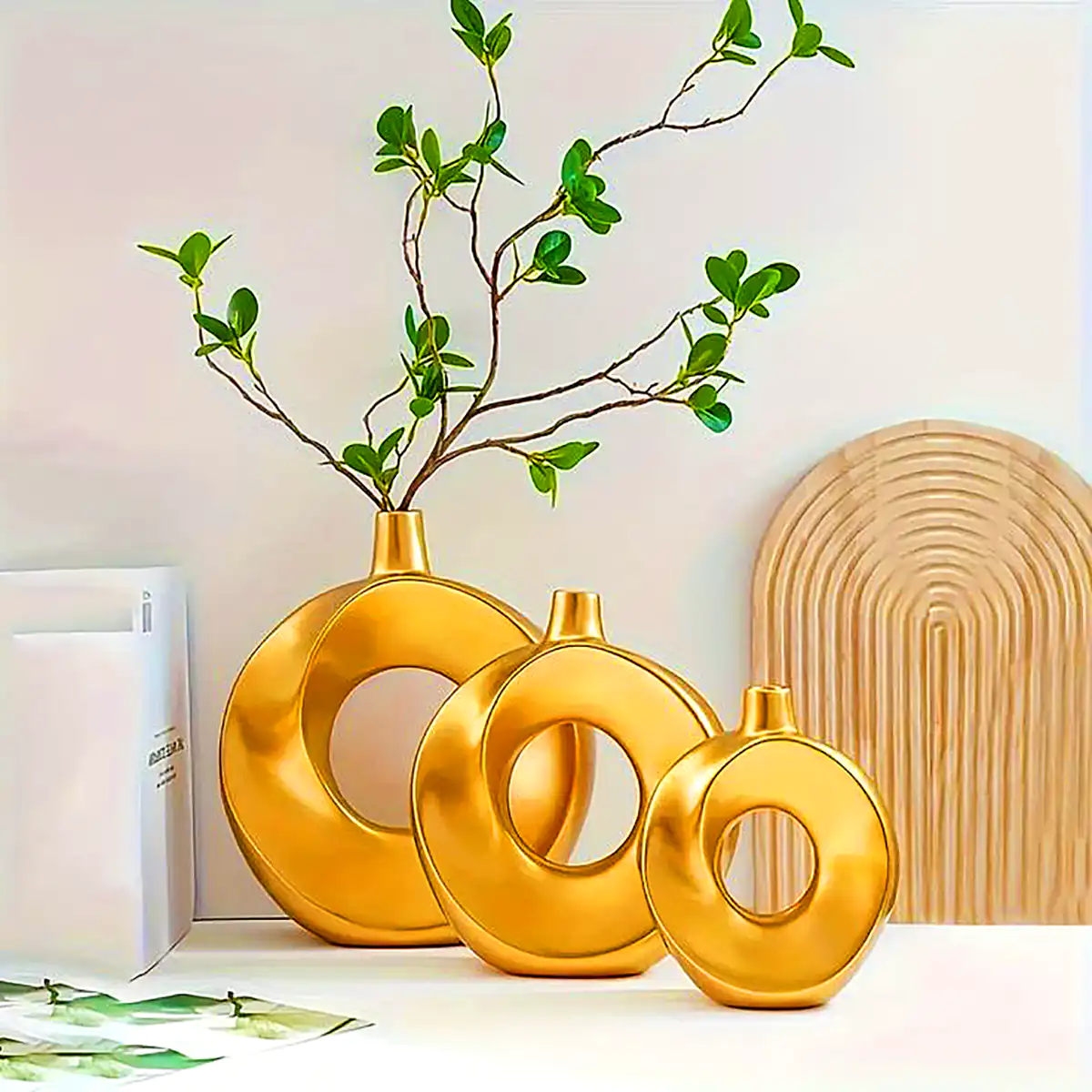 گلدان گل سرامیکی طلایی