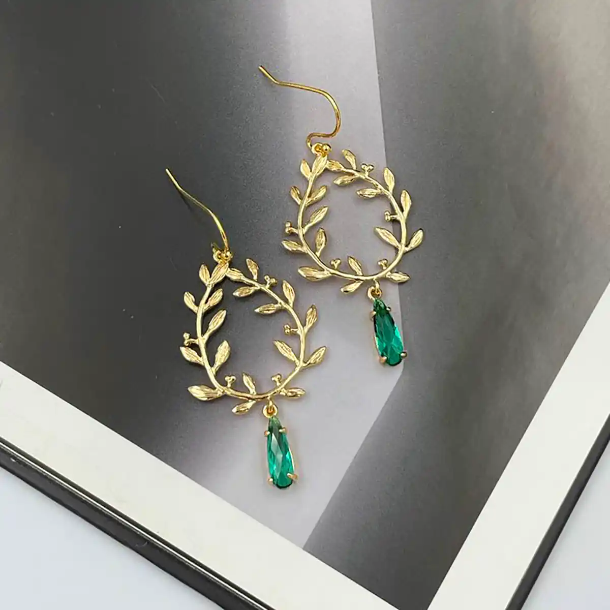 گوشواره گندم زمردی