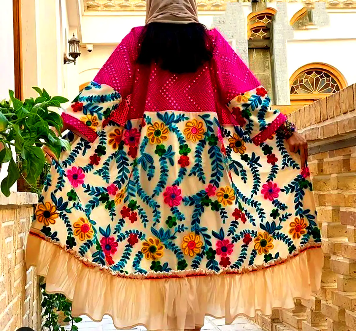 مانتو زنانه اور سایز (جدیدترین مدل های ترند امسال ۱۴۰۴ - ۲۰۲۵) مانتو زنانه اور سایز