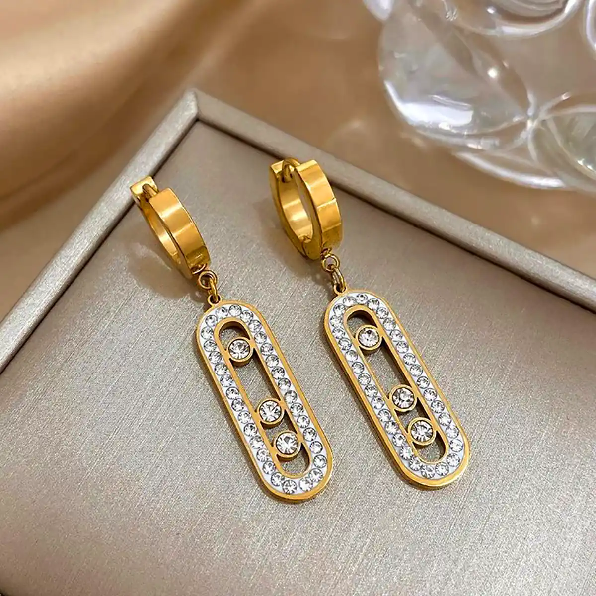 گوشواره طلای کلاسیک با نگین