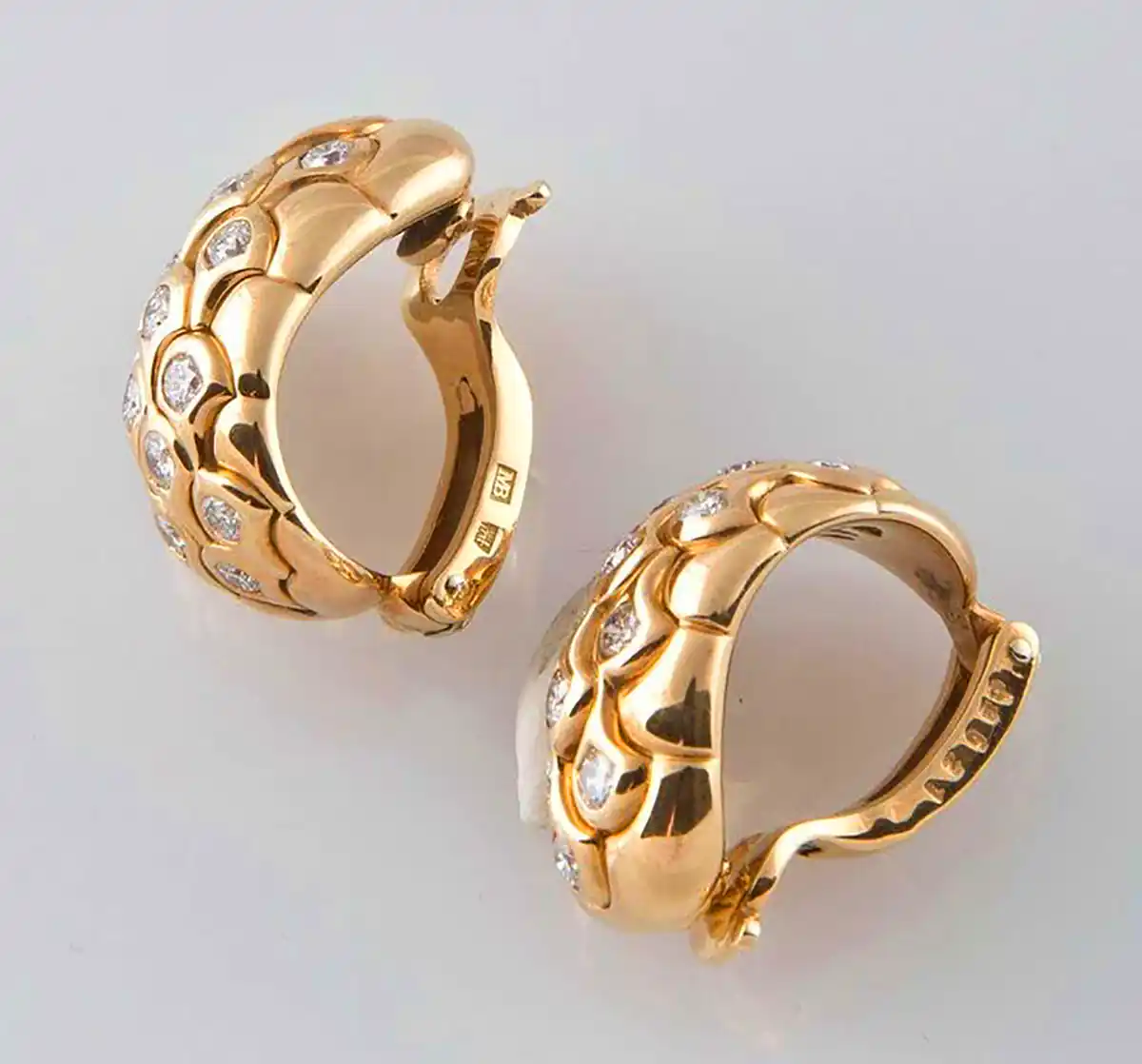 گوشواره طلای کلاسیک با نگین
