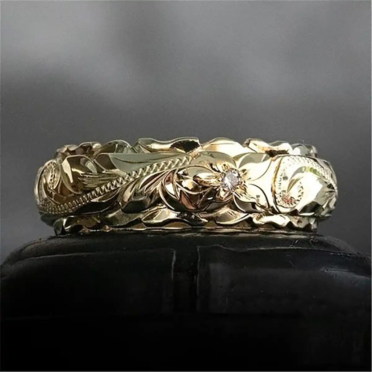 حلقه طلای لوکس و گرانبها