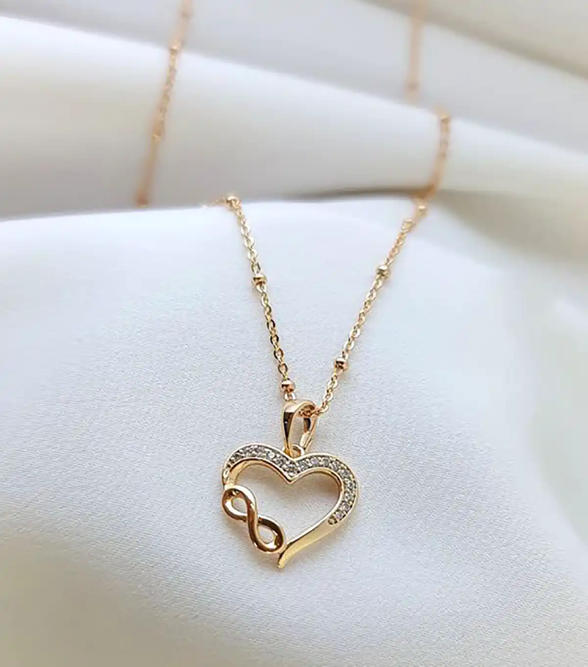 آویز طلای شیک و منحصر‌به‌فرد