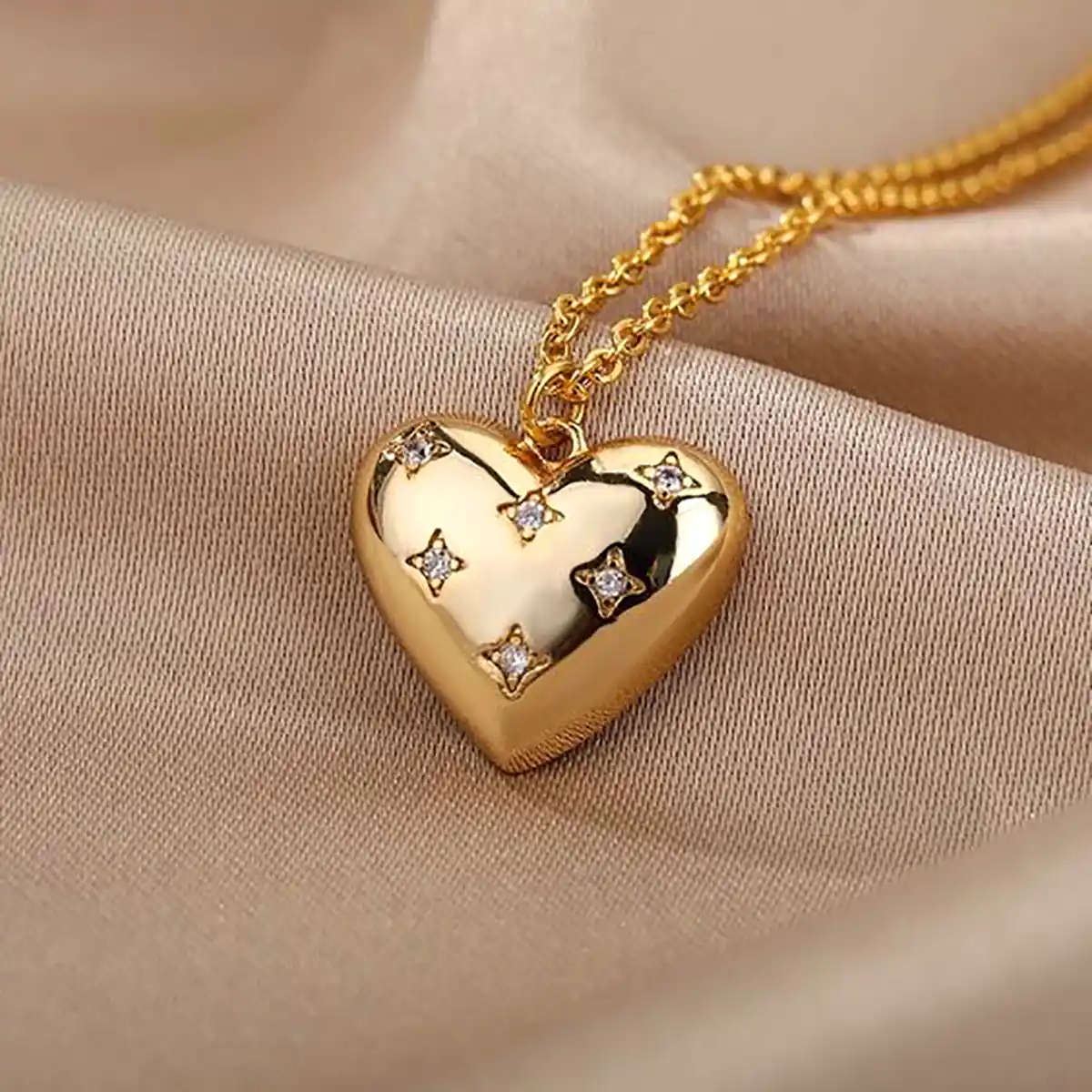 آویز طلای شیک و منحصر‌به‌فرد
