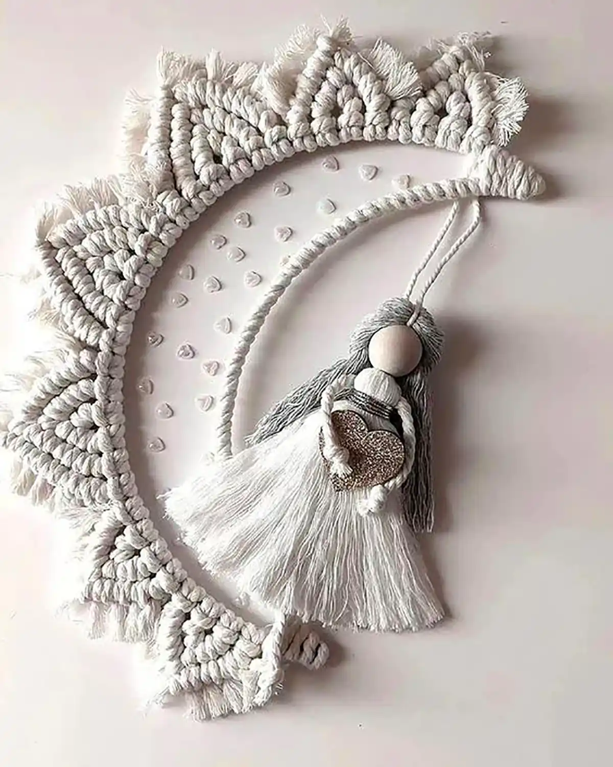 دیوارکوب فرشته مادر مکرومه