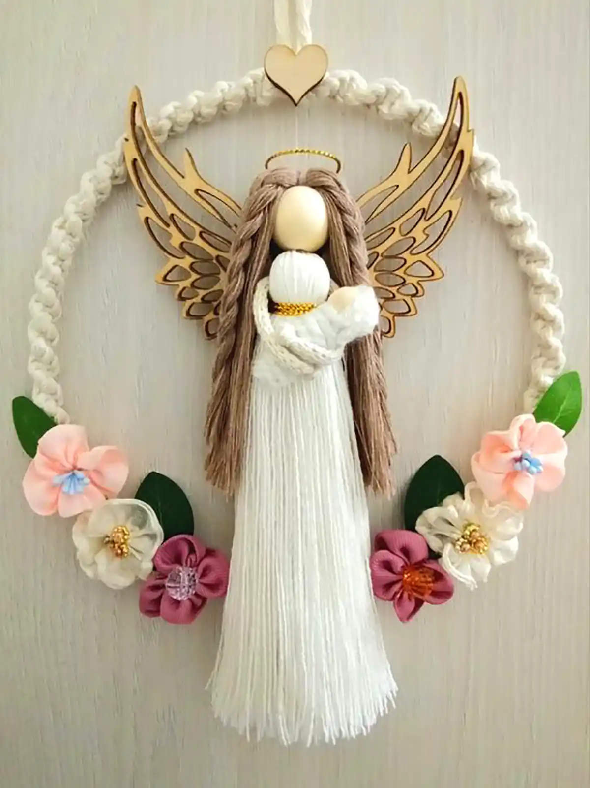 دیوارکوب فرشته مادر مکرومه