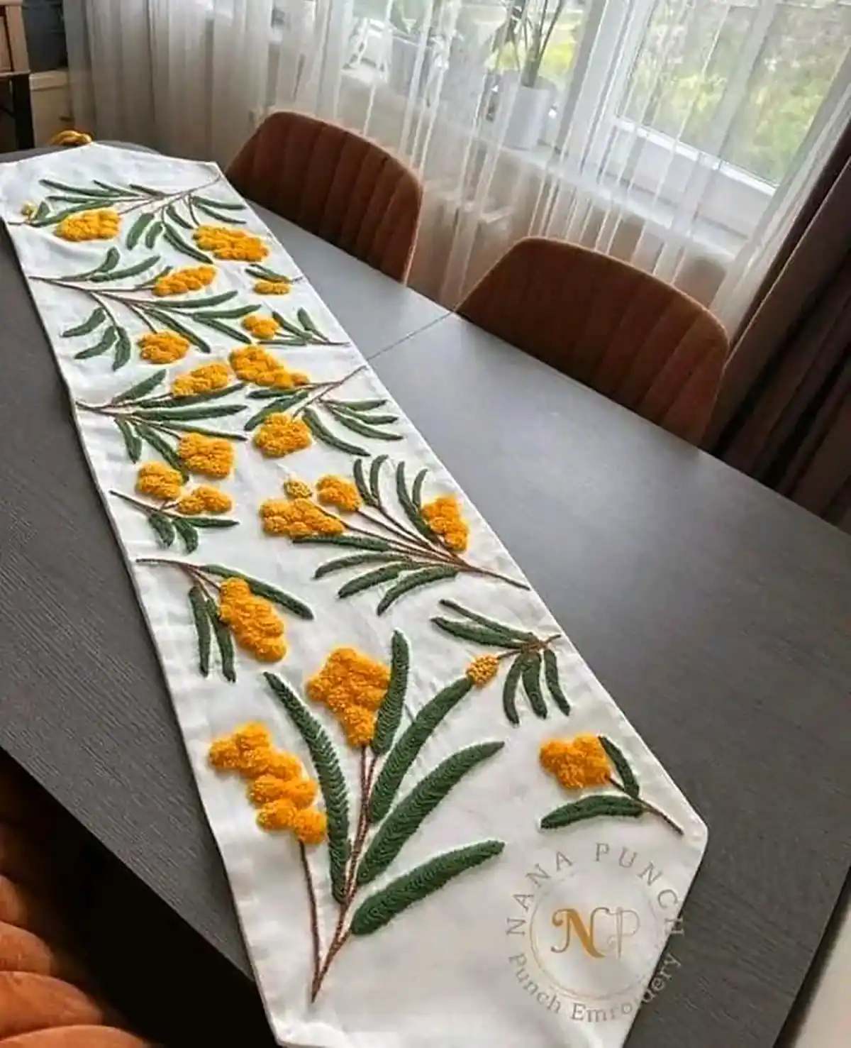 رانر گلدوزی دستی