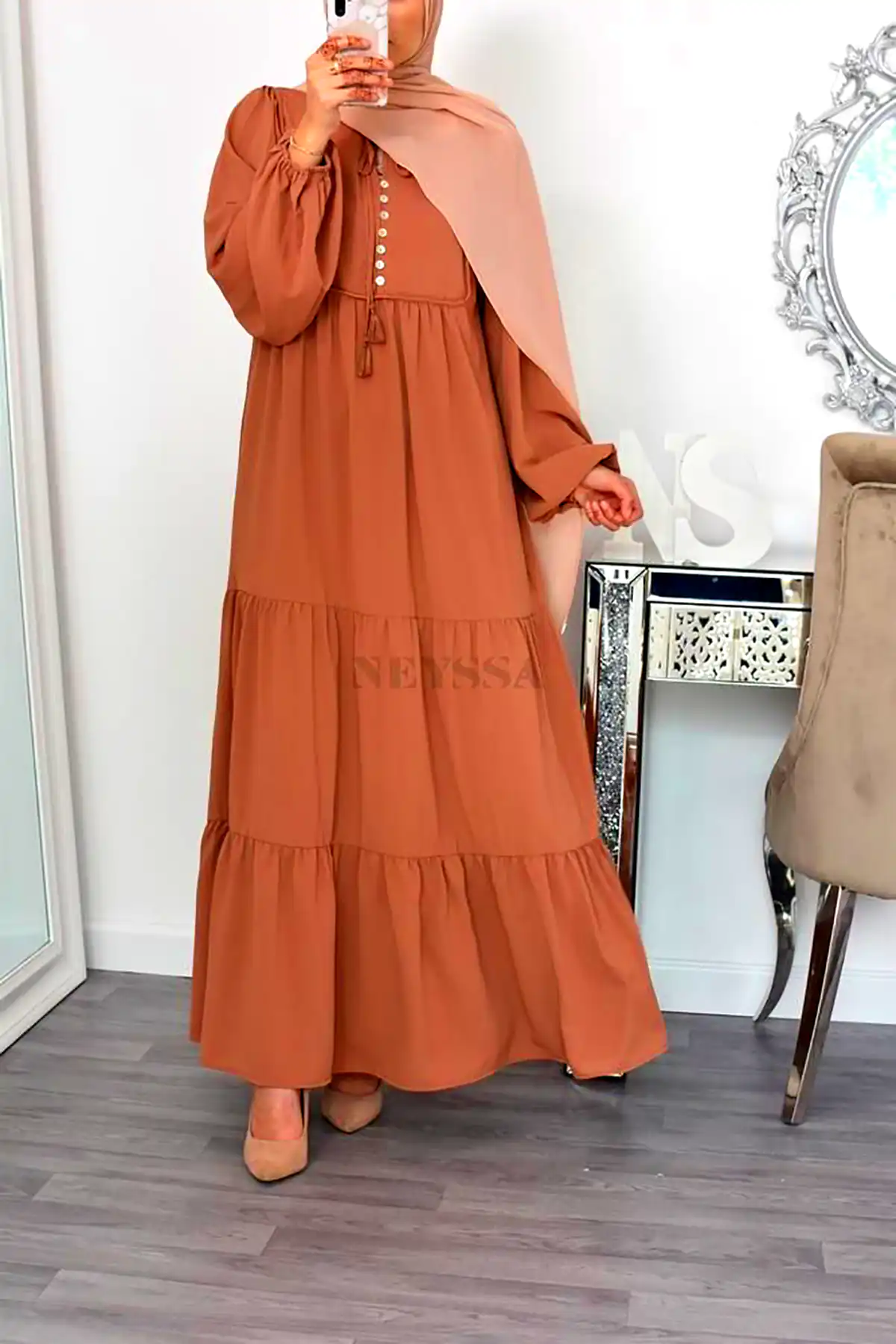 پیراهن بیرونی نخی
