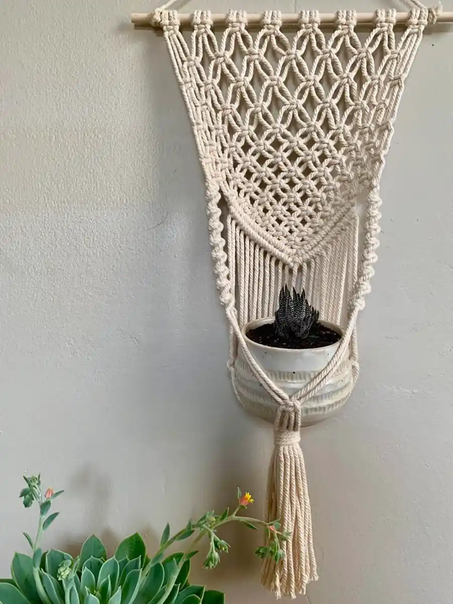 آویز گل و گیاه مکرومه