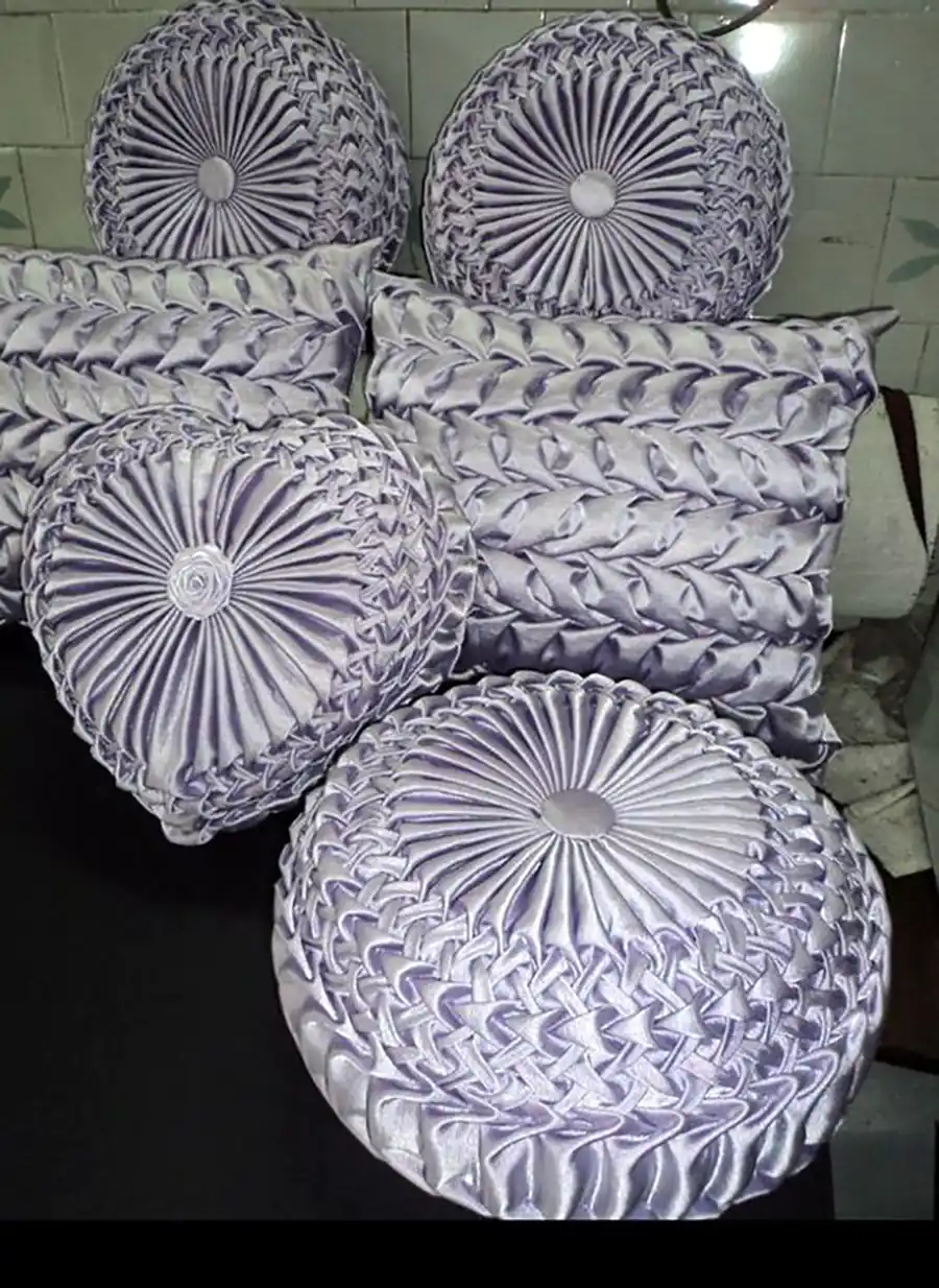 کوسن گلدوزی سه بعدی ساتن