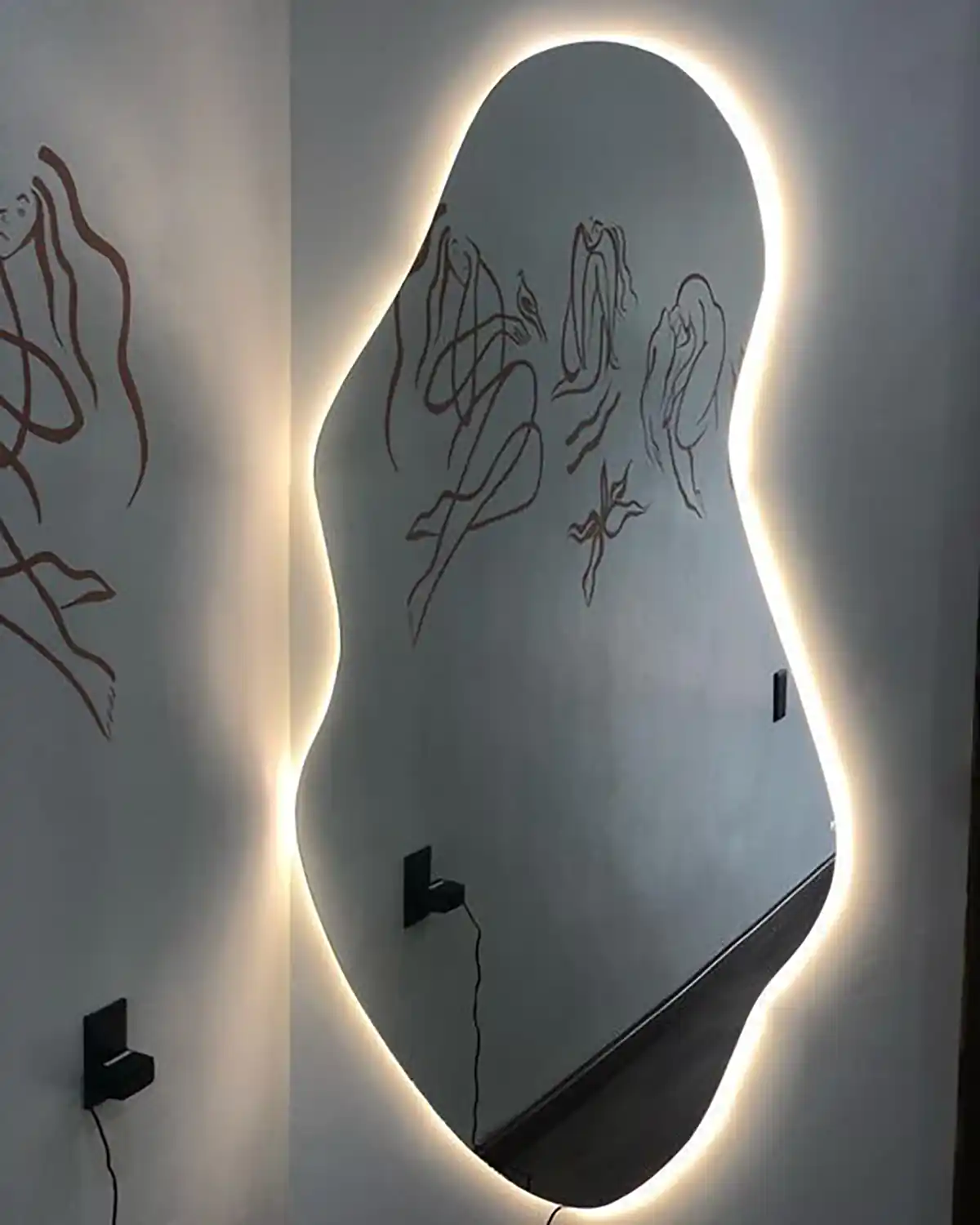 آینه دفرمه قدی