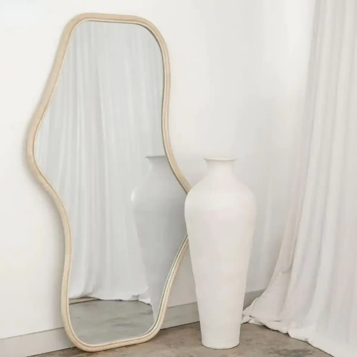 آینه دفرمه قدی