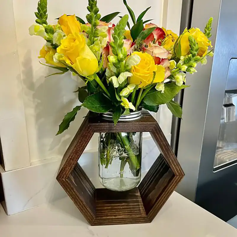 گلدان شش گوش چوبی با لوله شیشه ای (جدیدترین مدل های ترند امسال ۱۴۰۴ - ۲۰۲۵) گلدان شش گوش چوبی با لوله شیشه ای