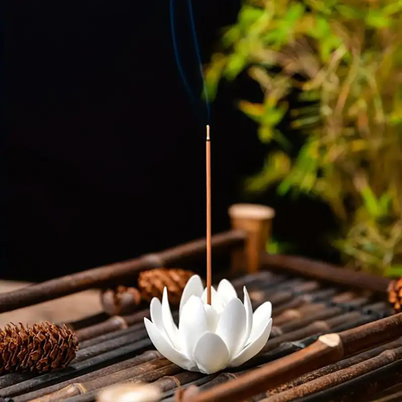 نگهدارنده عود مدرن و شیک