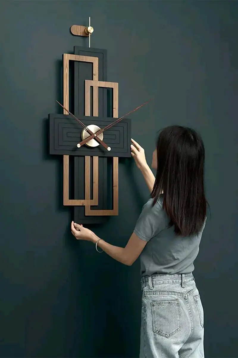 ساعت دیواری خاص چوبی