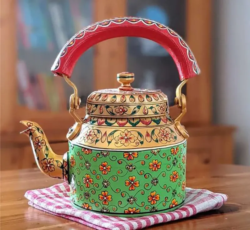 کتری چای نقاشی شده با دست