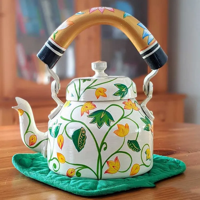 کتری چای نقاشی شده با دست