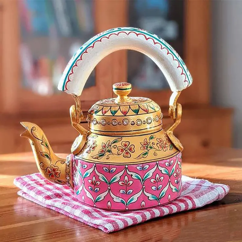 کتری چای نقاشی شده با دست