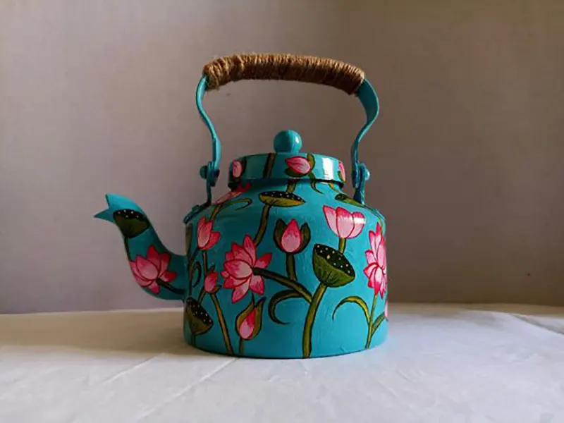 کتری چای نقاشی شده با دست