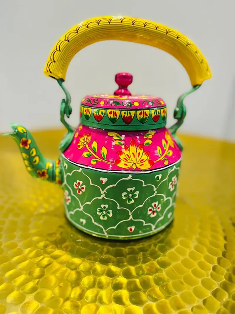کتری چای نقاشی شده با دست