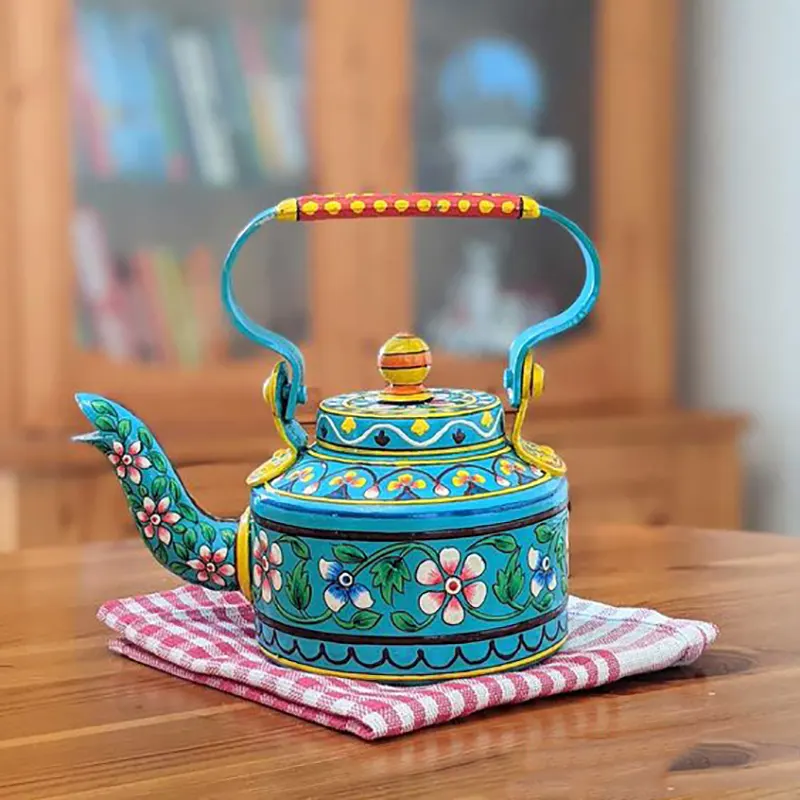 کتری چای نقاشی شده با دست