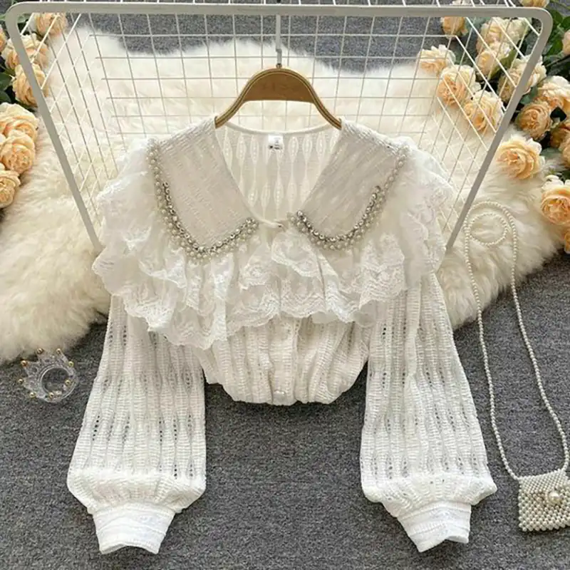 شومیز سفید با طراحی خاص