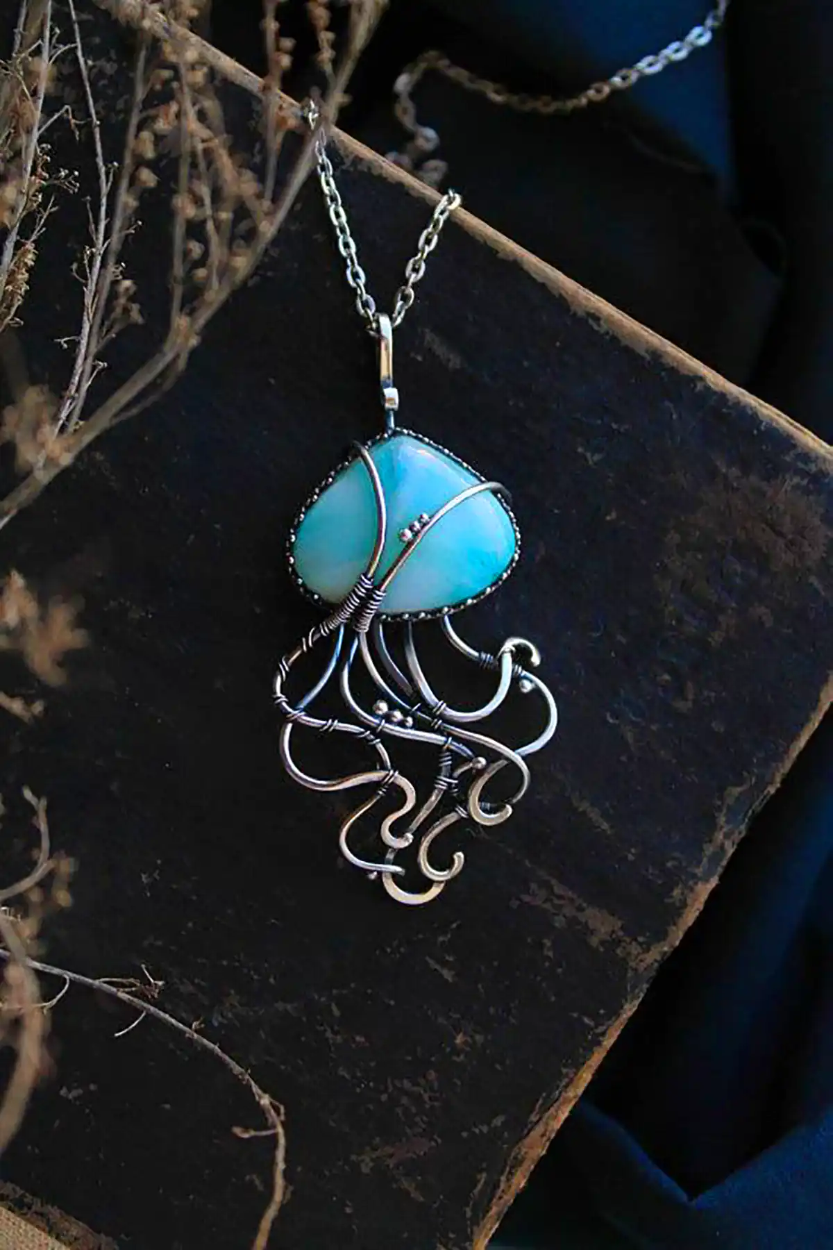 آویز گردنی نقره ای