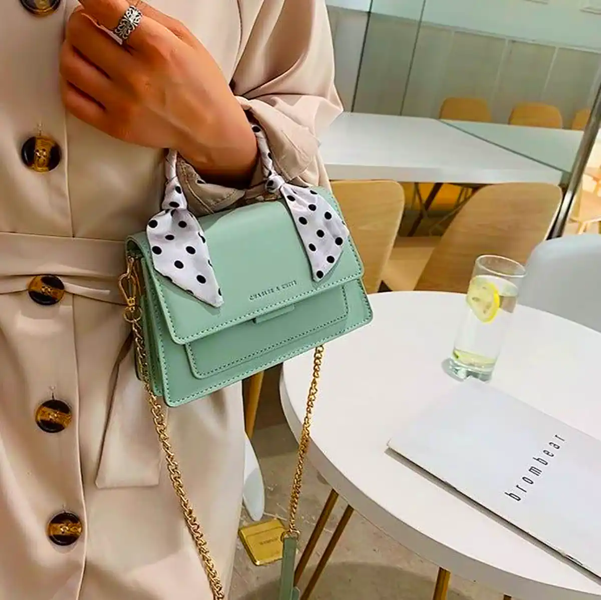 کیف دستی با پاپیون زنانه (جدیدترین مدل های ترند امسال ۱۴۰۴ - ۲۰۲۵) کیف دستی با پاپیون زنانه