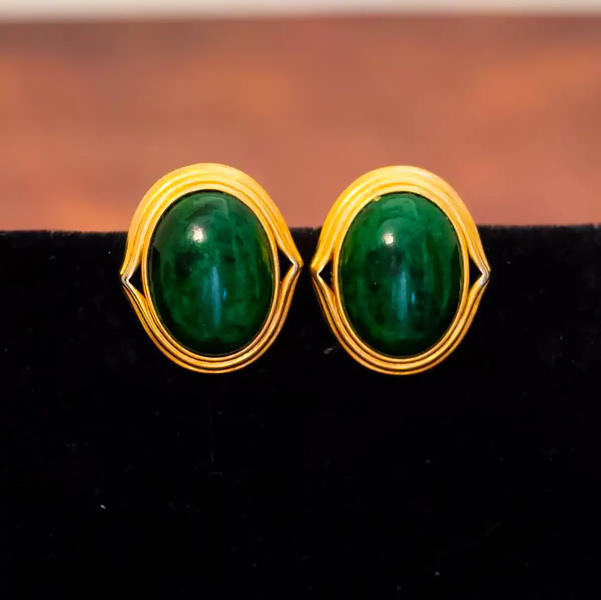 گوشواره ساده و گرانبها سنگی