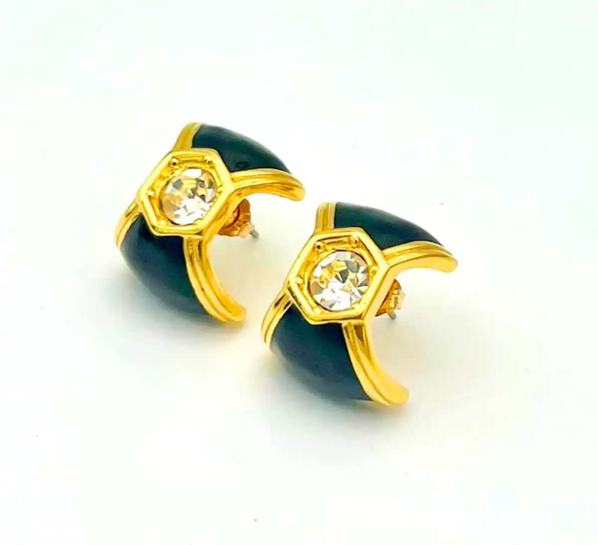 گوشواره ساده و گرانبها سنگی