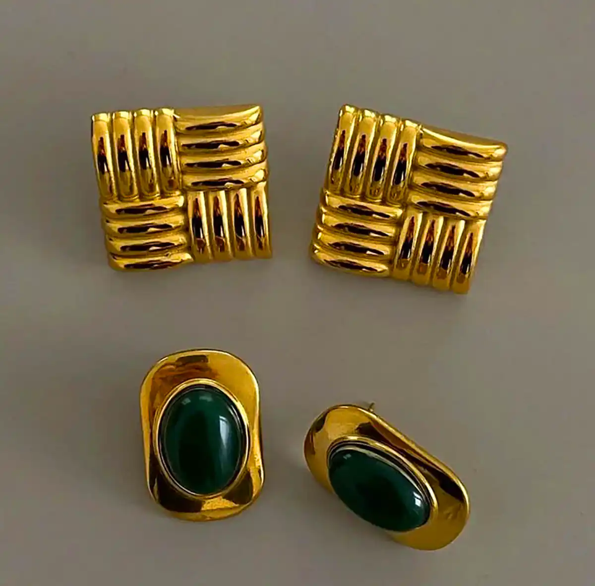 گوشواره ساده و گرانبها سنگی