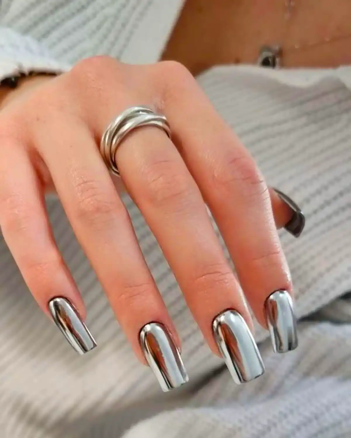 طرح ساده و تک رنگ برای ناخن