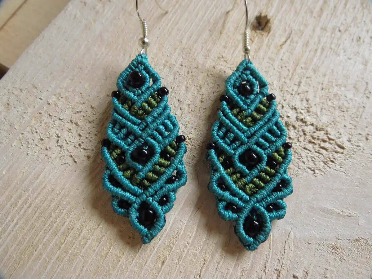 گوشواره ساده و رنگی دستساز