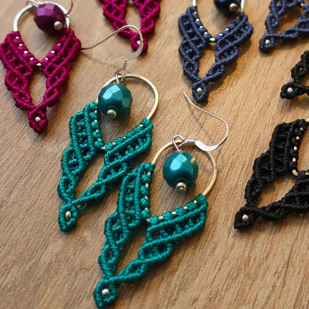 گوشواره ساده و رنگی دستساز