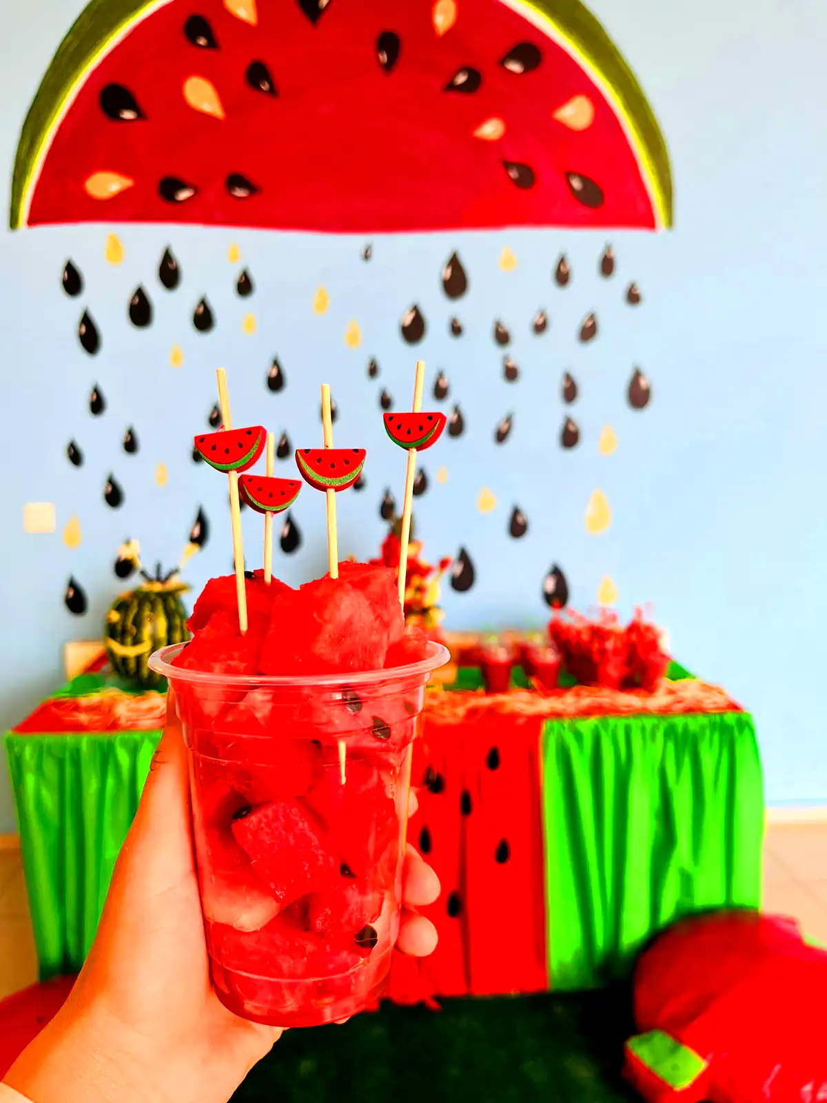 ایده طراحی میز یلدایی مدرسه