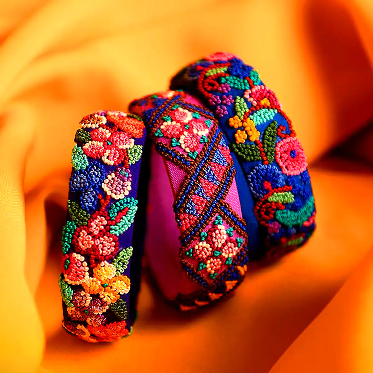 النگو رنگی زنانه (جدیدترین مدل های ترند امسال ۱۴۰۴ - ۲۰۲۵) النگو رنگی زنانه