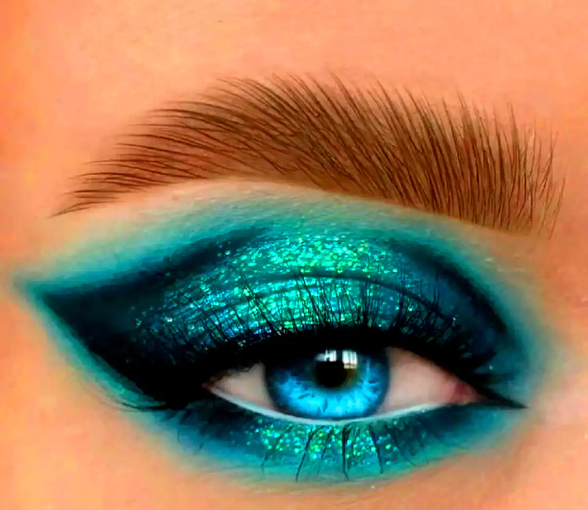 میکاپ چشم آبی