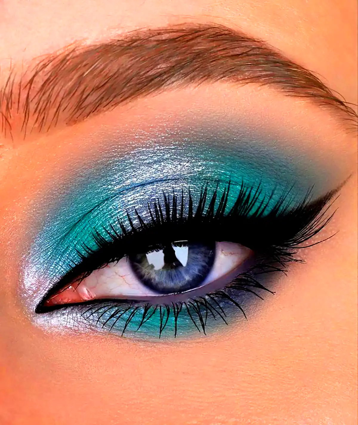 میکاپ چشم آبی