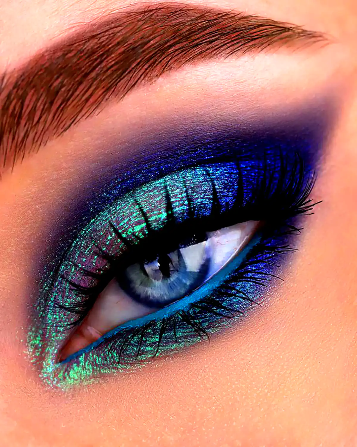 میکاپ چشم آبی